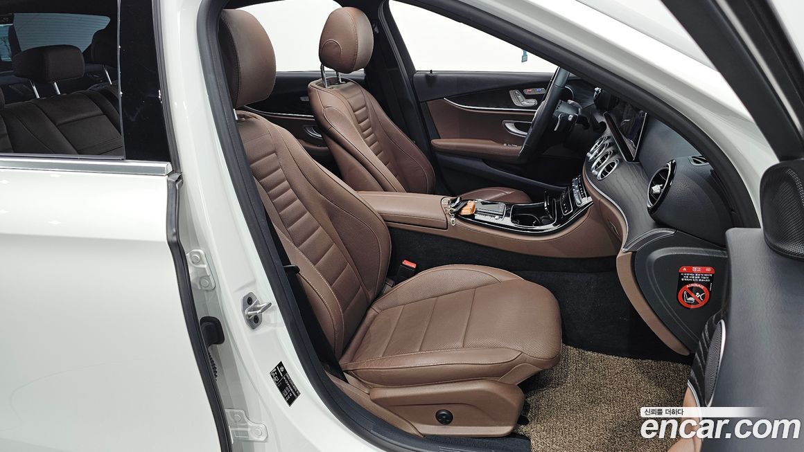 Mercedes-Benz E-Class 2022