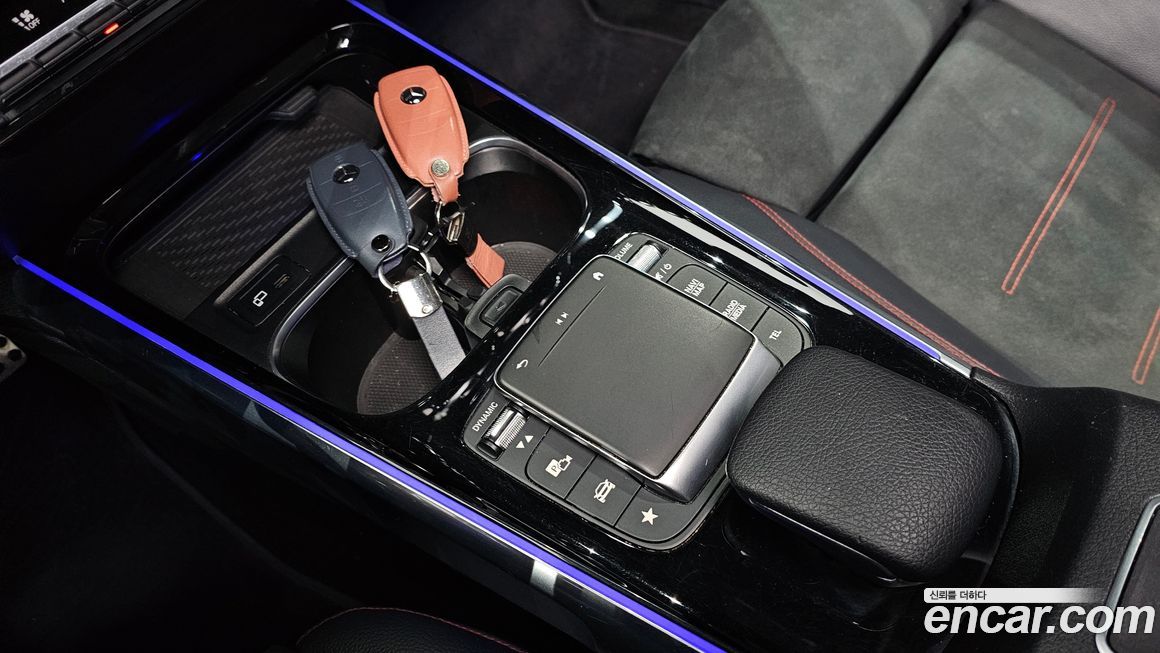 Mercedes-Benz GLB-Class 2021