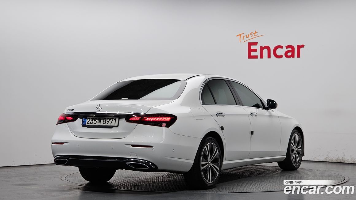 Mercedes-Benz E-Class 2022