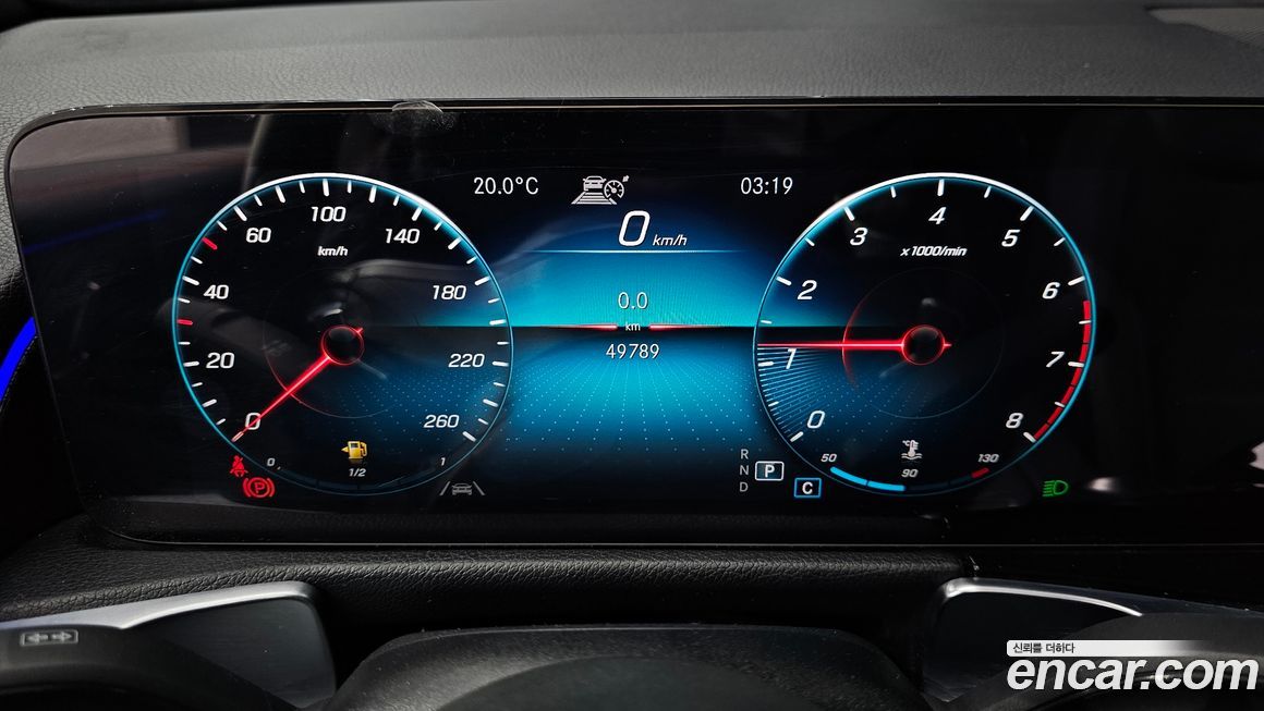 Mercedes-Benz GLB-Class 2021