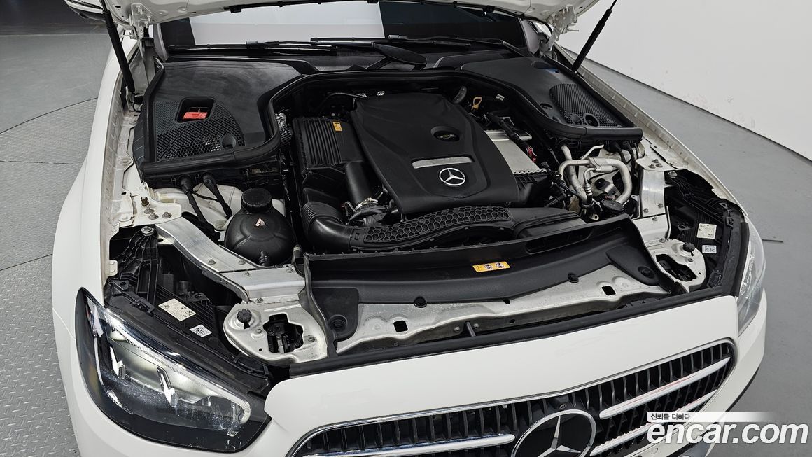 Mercedes-Benz E-Class 2022