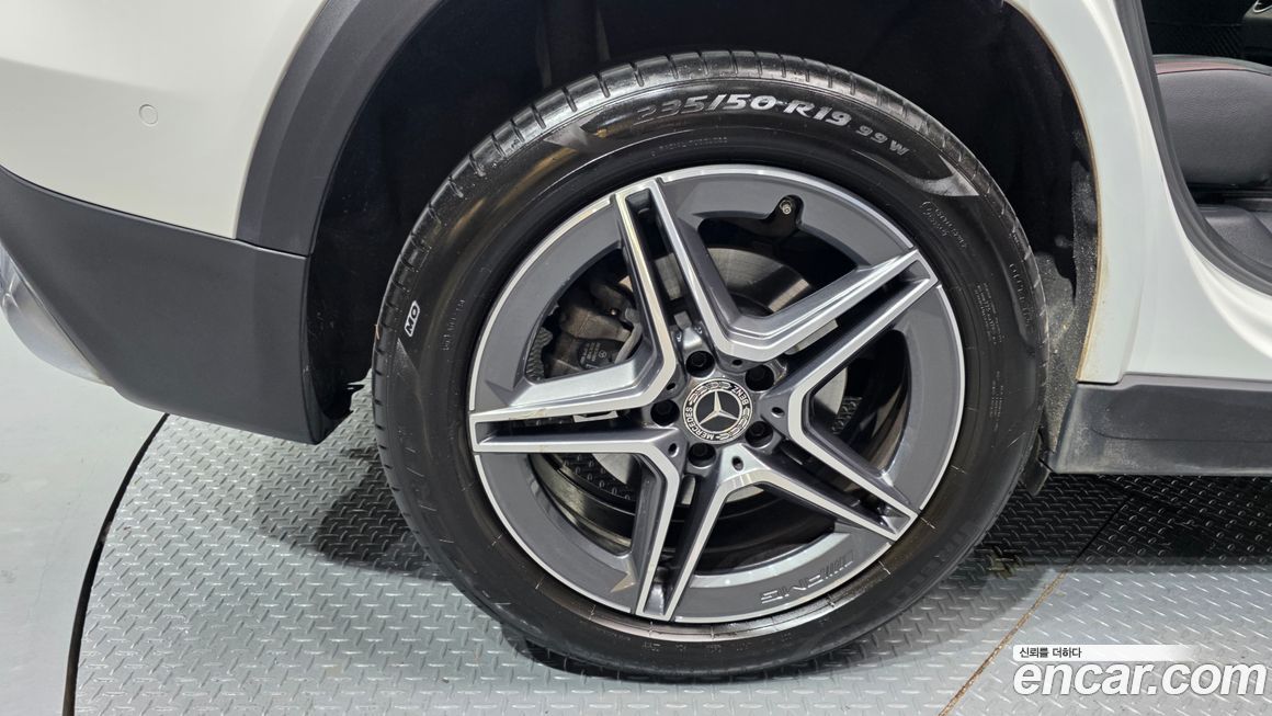 Mercedes-Benz GLB-Class 2022