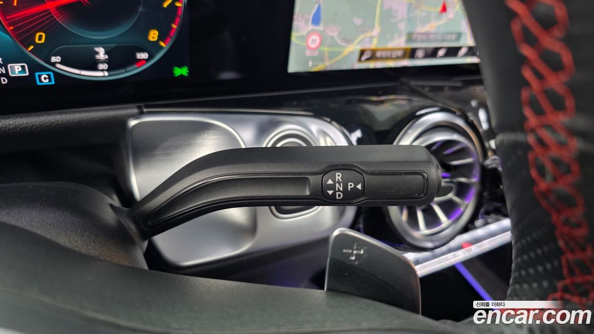 Mercedes-Benz GLB-Class 2022