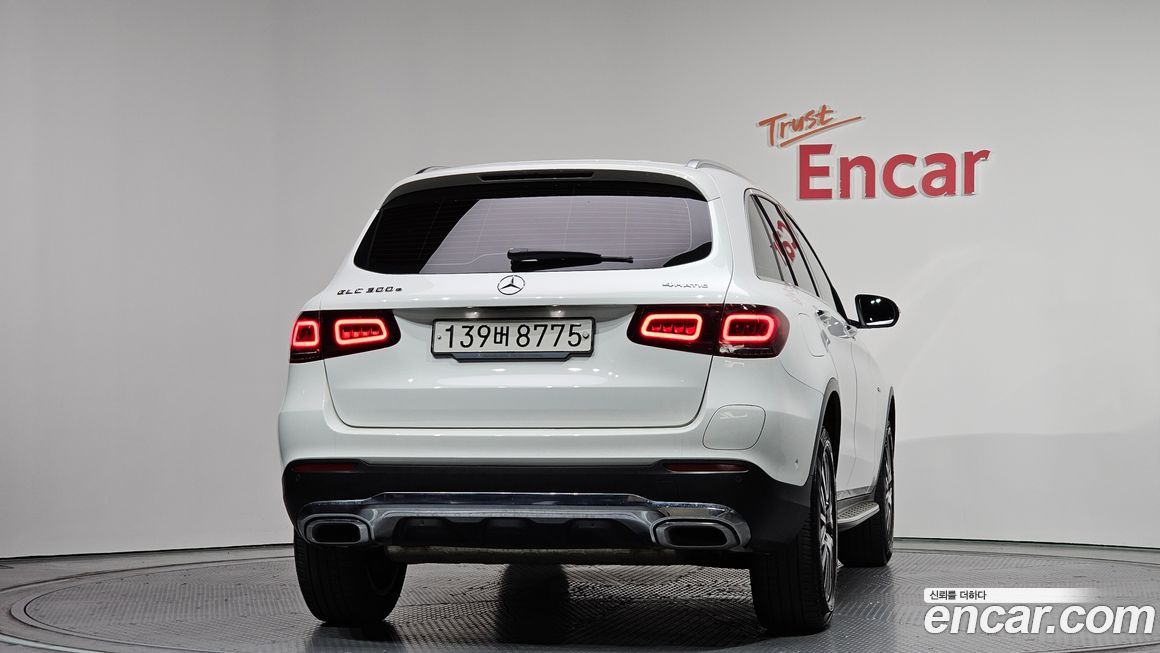 Mercedes-Benz GLC-Class 2021