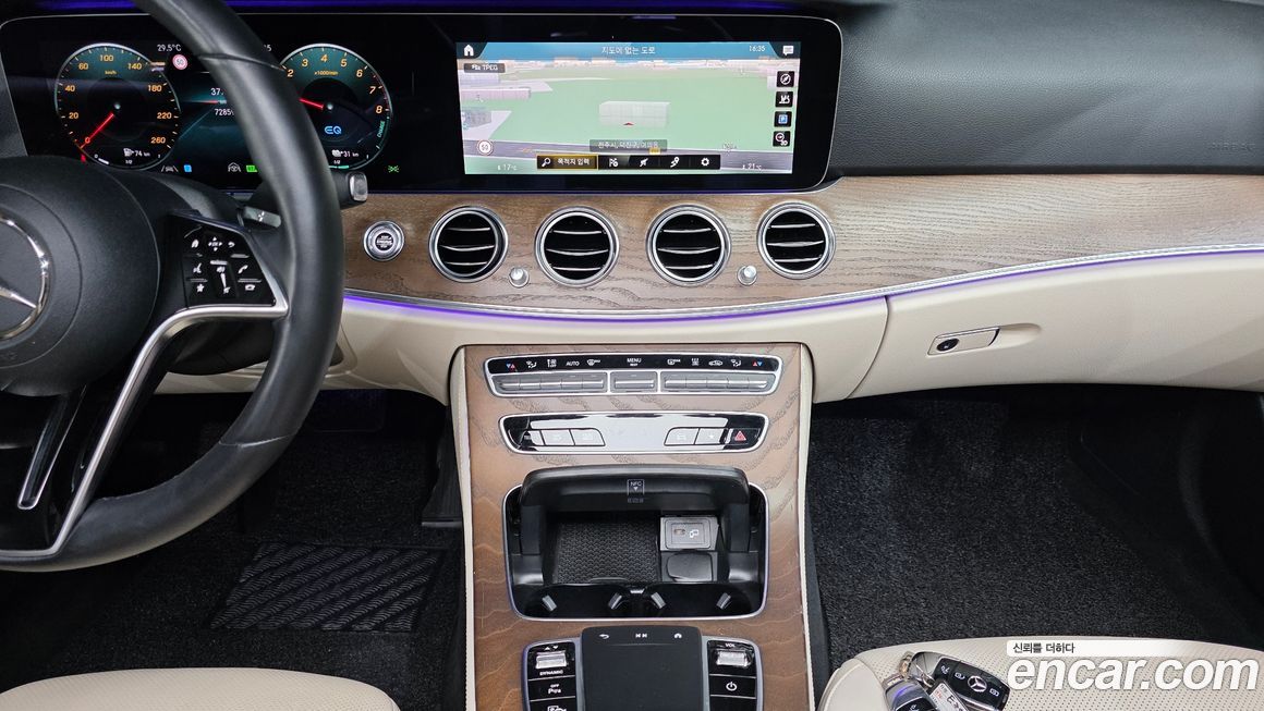 Mercedes-Benz E-Class 2021