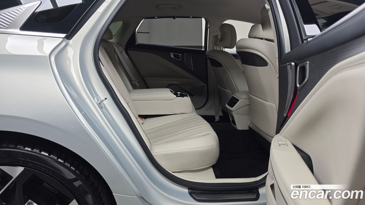 Kia K8 2025