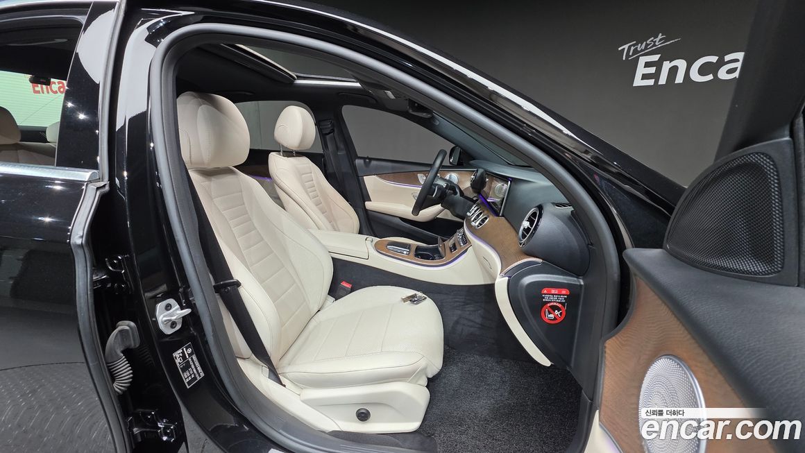 Mercedes-Benz E-Class 2021