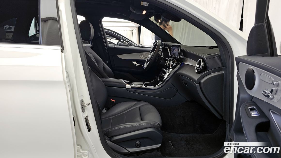 Mercedes-Benz GLC-Class 2021