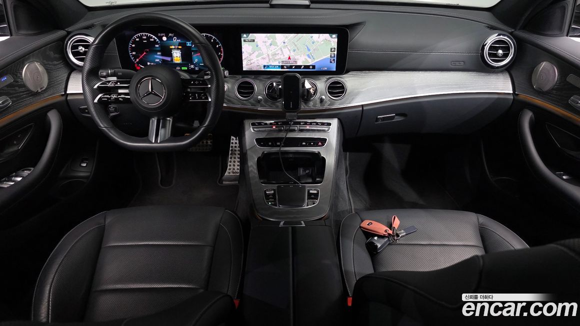 Mercedes-Benz E-Class 2022