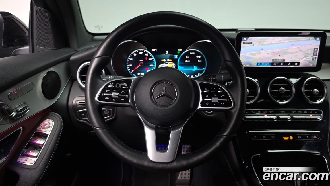 Mercedes-Benz GLC-Class 2021