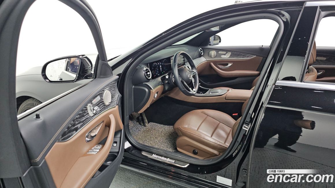 Mercedes-Benz E-Class 2022