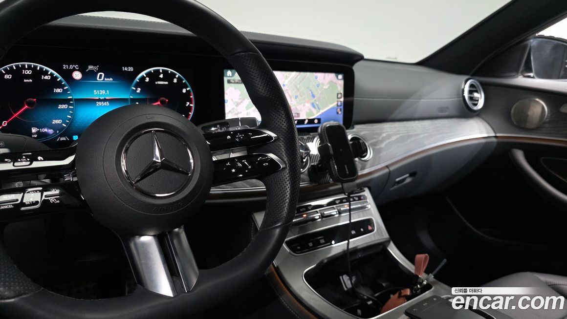 Mercedes-Benz E-Class 2022