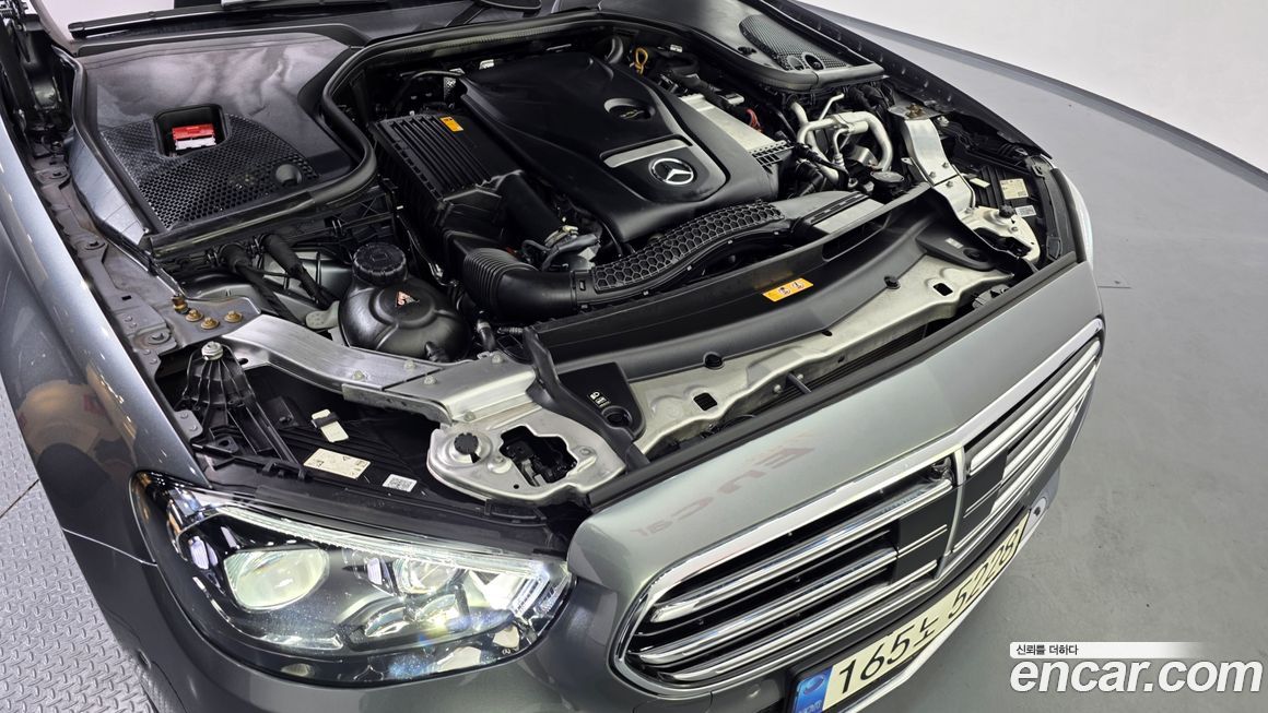 Mercedes-Benz E-Class 2022