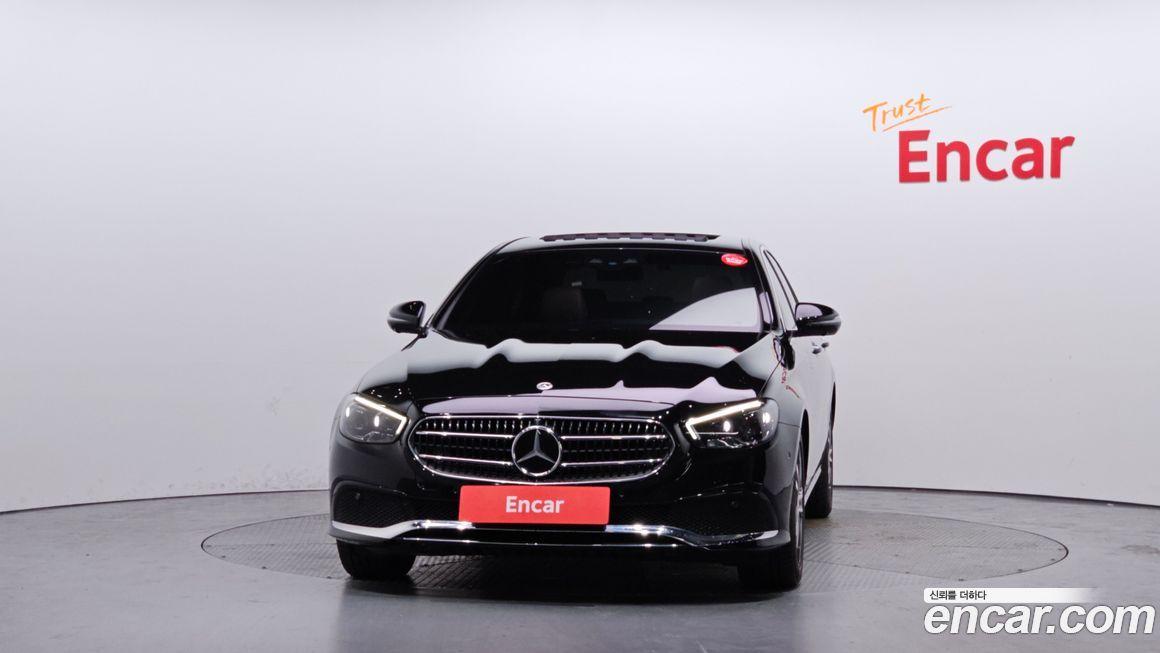 Mercedes-Benz E-Class 2022