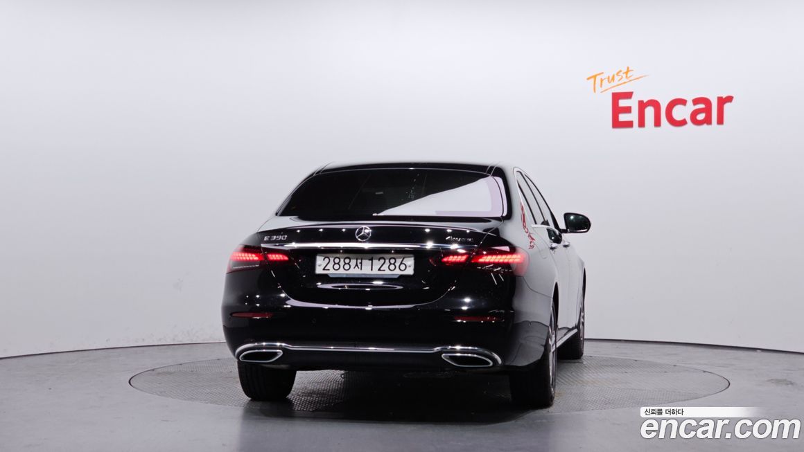 Mercedes-Benz E-Class 2022