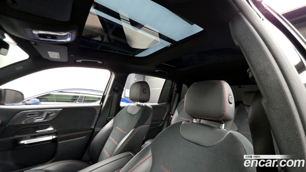 Mercedes-Benz GLB-Class 2023