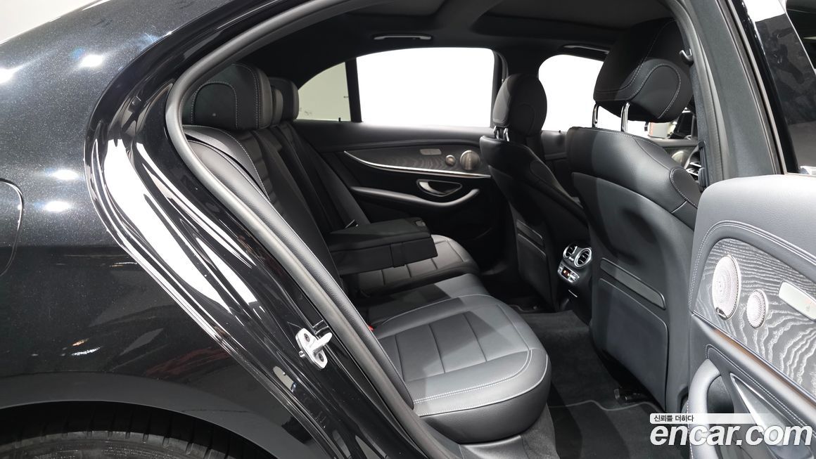 Mercedes-Benz E-Class 2022