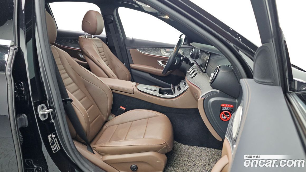 Mercedes-Benz E-Class 2022