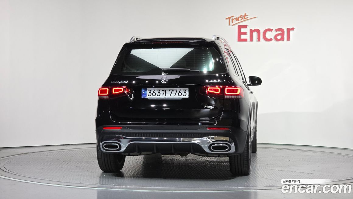 Mercedes-Benz GLB-Class 2023