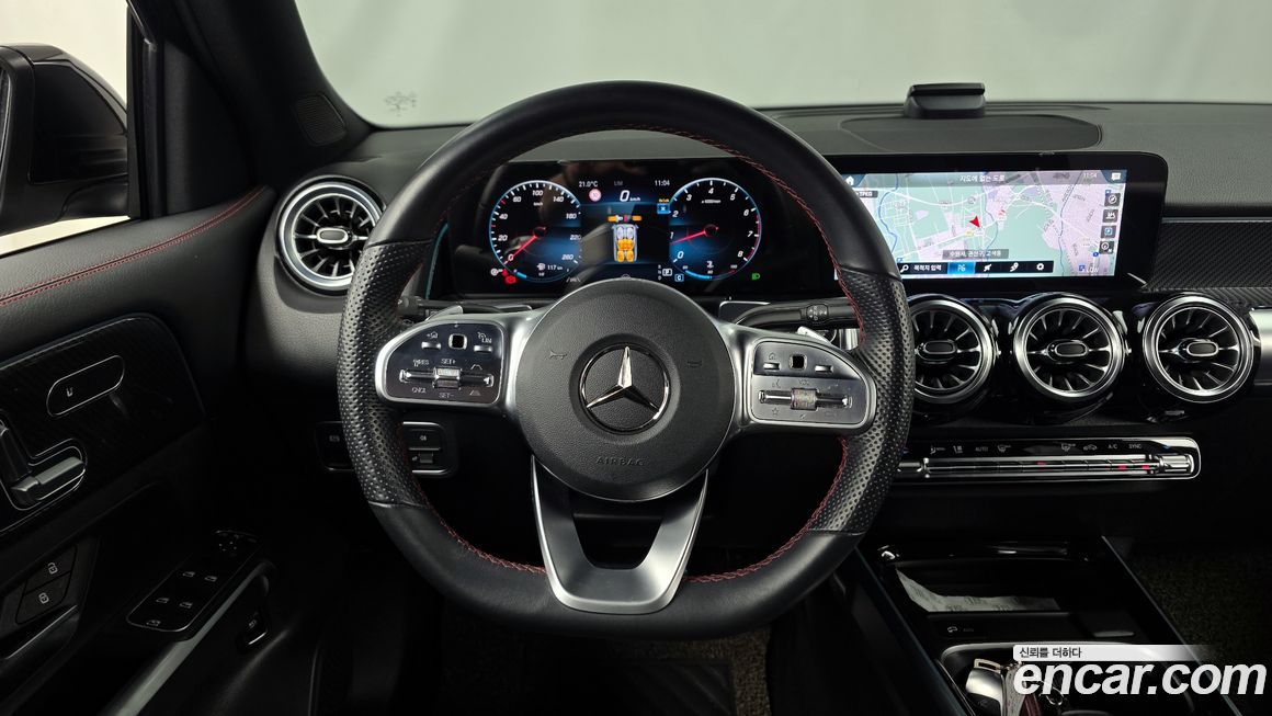 Mercedes-Benz GLB-Class 2023