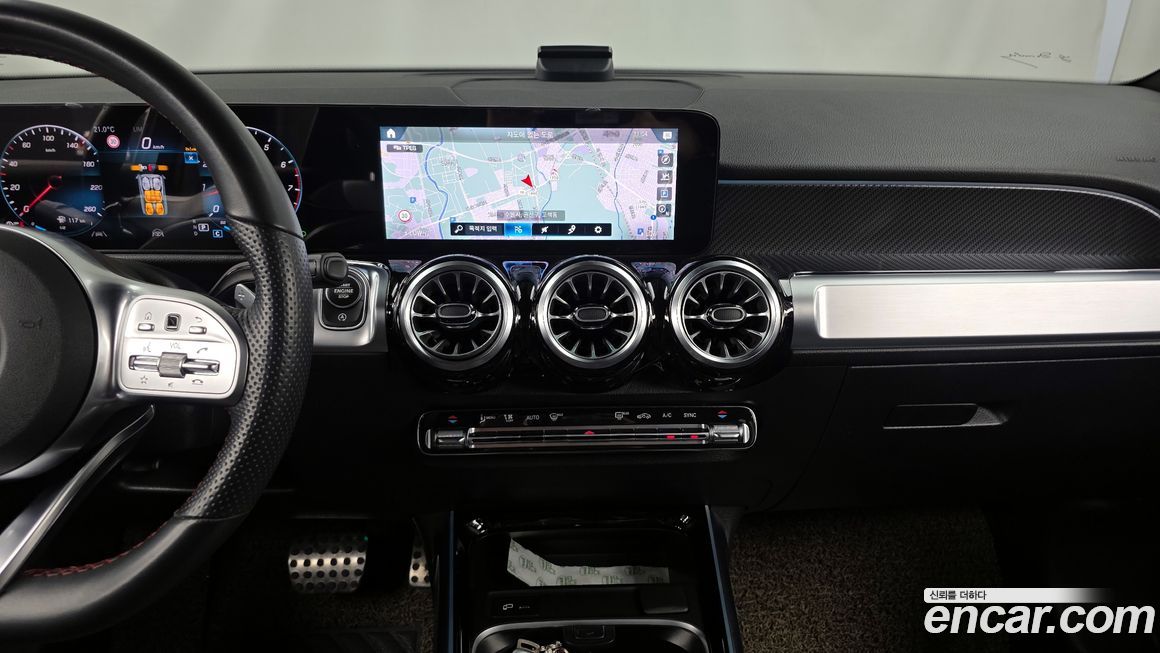 Mercedes-Benz GLB-Class 2023