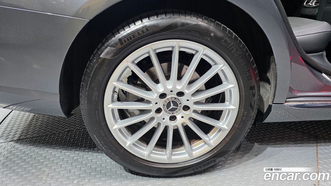 Mercedes-Benz E-Class 2022