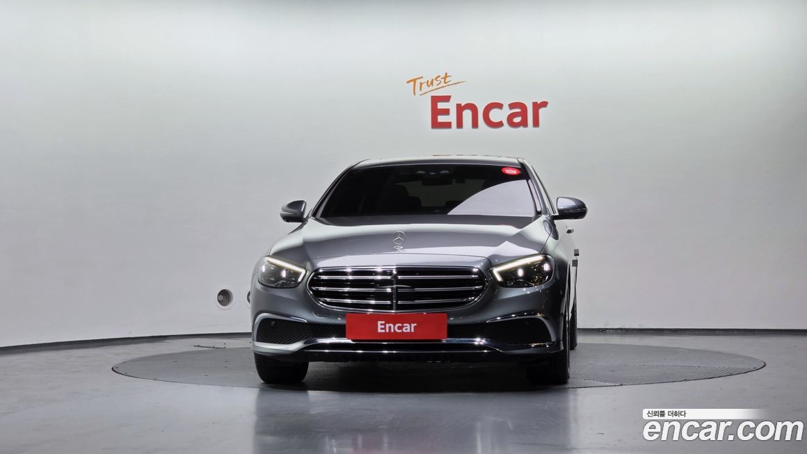 Mercedes-Benz E-Class 2022