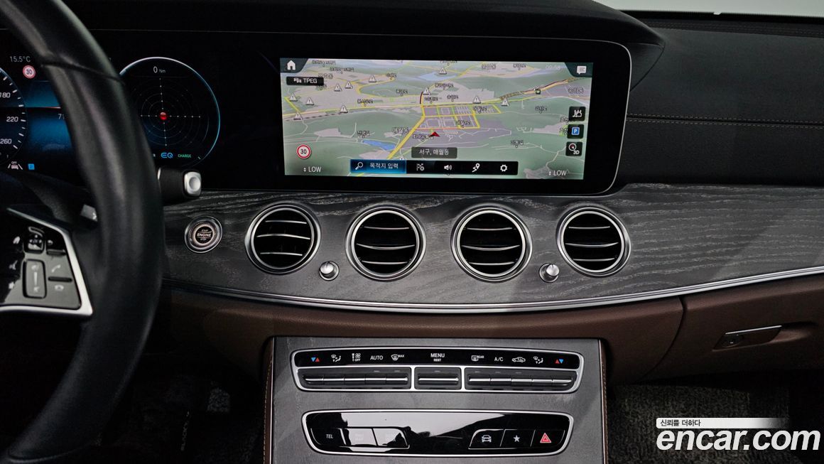 Mercedes-Benz E-Class 2022