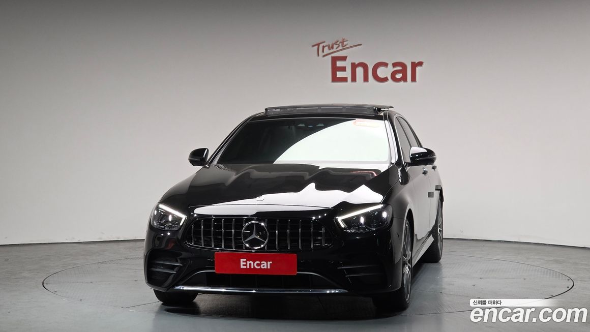 Mercedes-Benz E-Class 2022