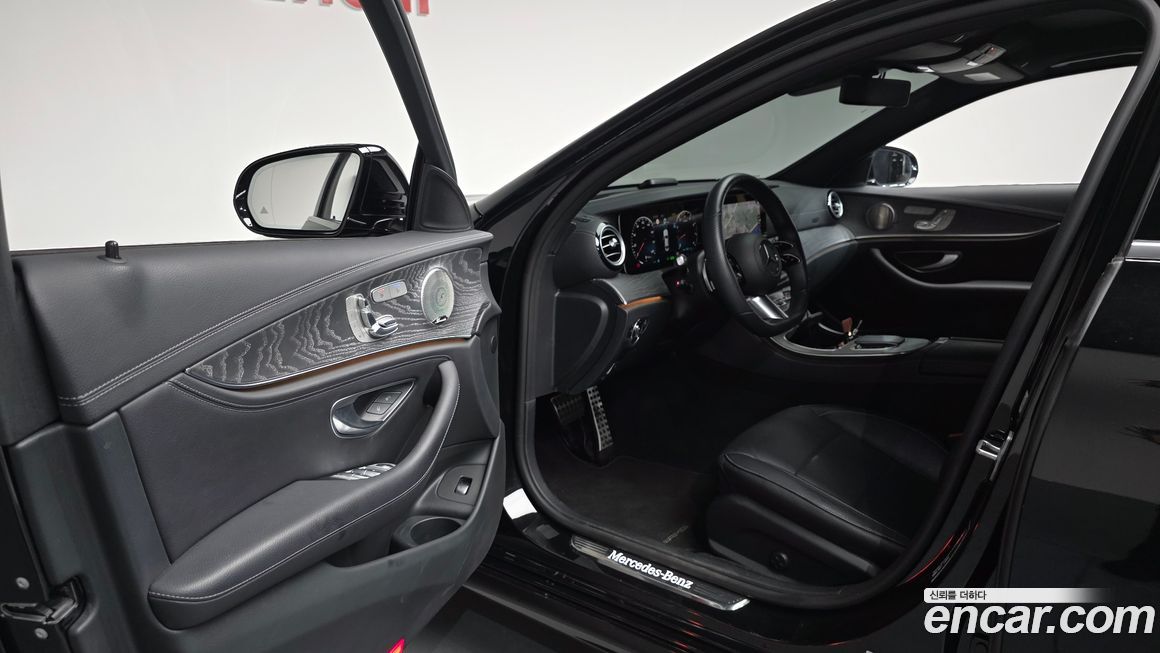 Mercedes-Benz E-Class 2022