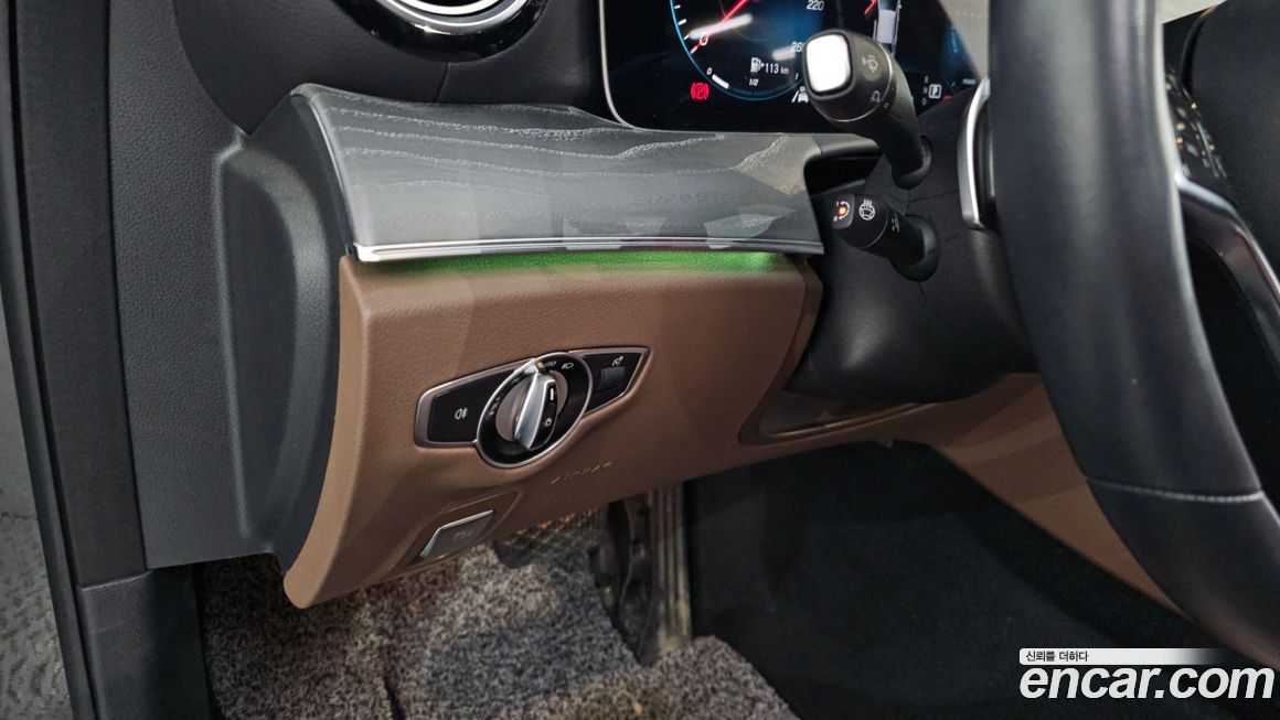 Mercedes-Benz E-Class 2022