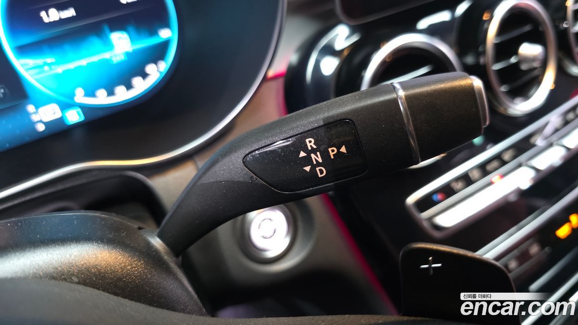 Mercedes-Benz GLC-Class 2021