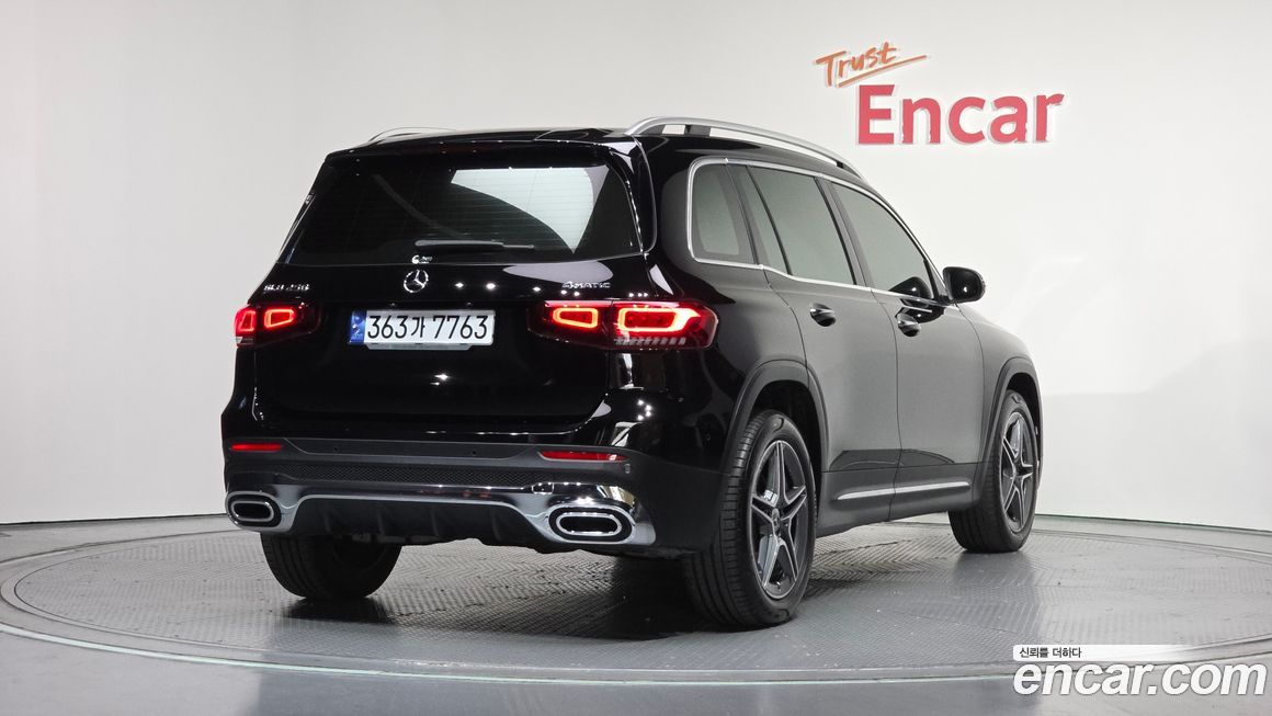 Mercedes-Benz GLB-Class 2023