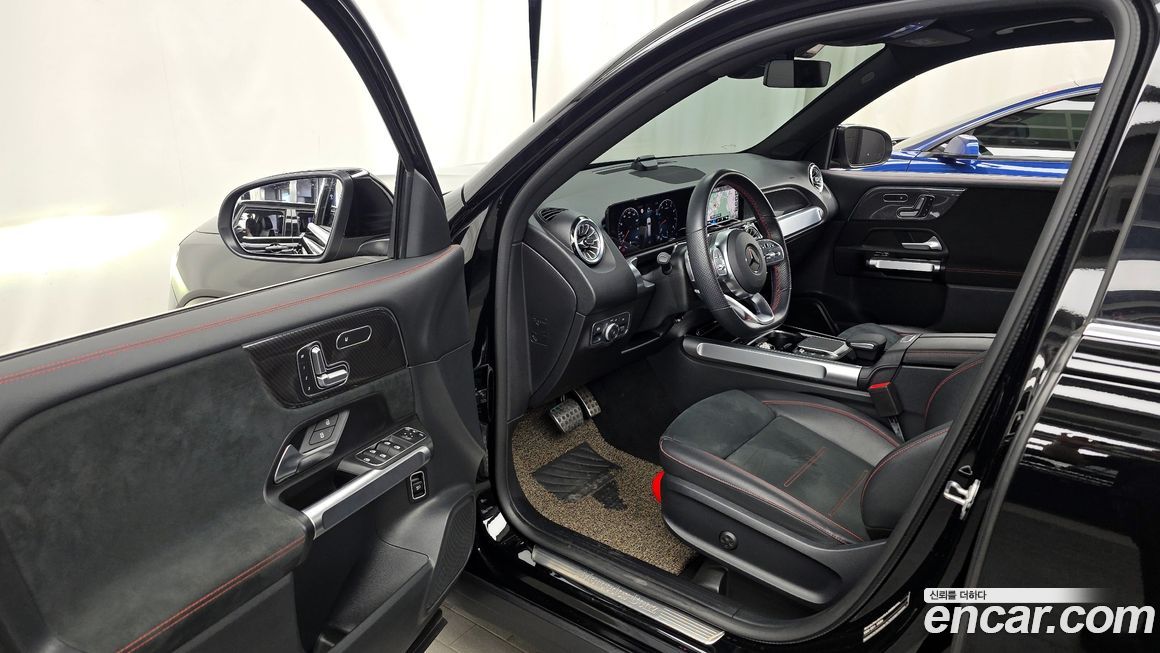 Mercedes-Benz GLB-Class 2023