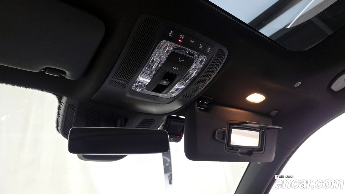 Mercedes-Benz GLB-Class 2023