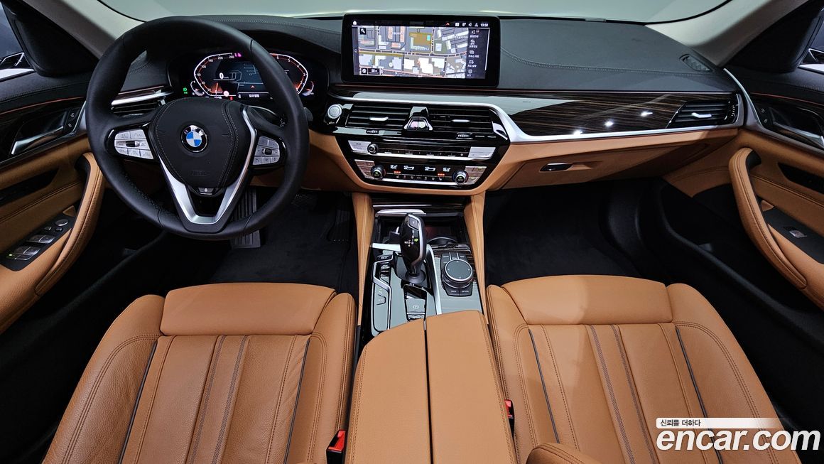 BMW 5-Series 2023