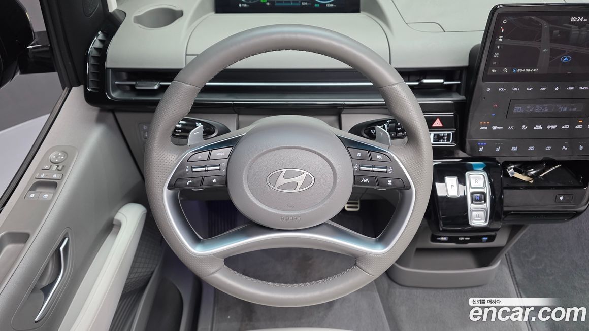 Hyundai Staria 2025
