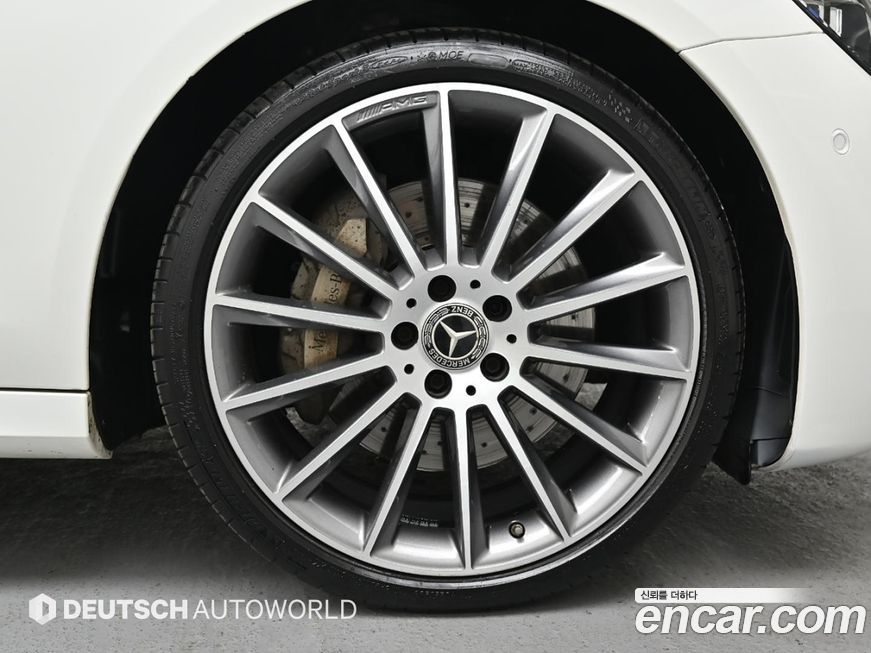 Mercedes-Benz E-Class 2022