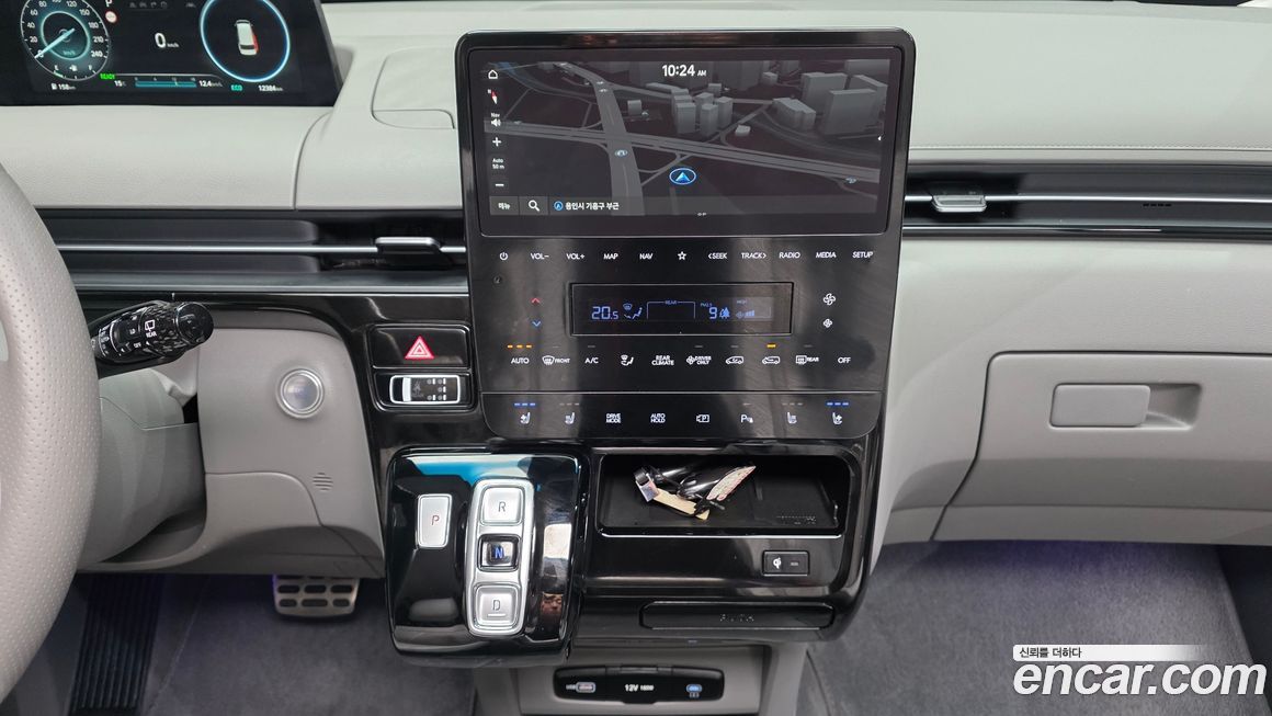 Hyundai Staria 2025