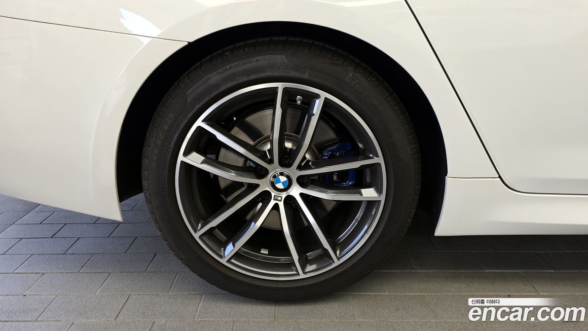 BMW 5-Series 2023