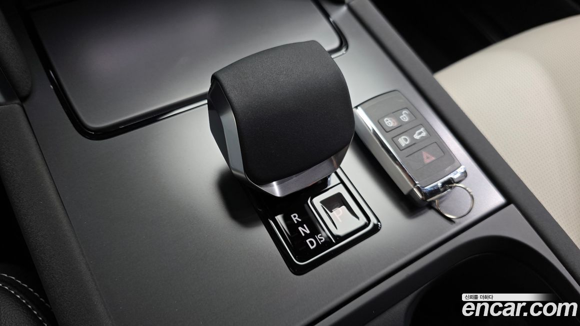 Land Rover Discovery Sport 2025