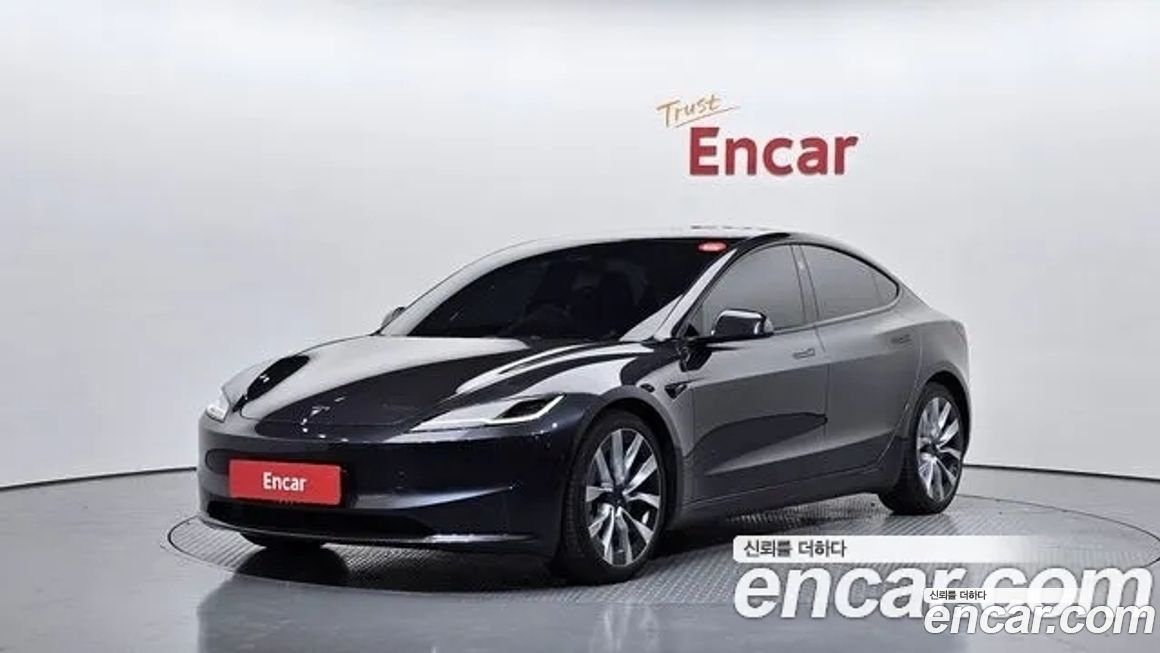 Tesla Model 3 2024