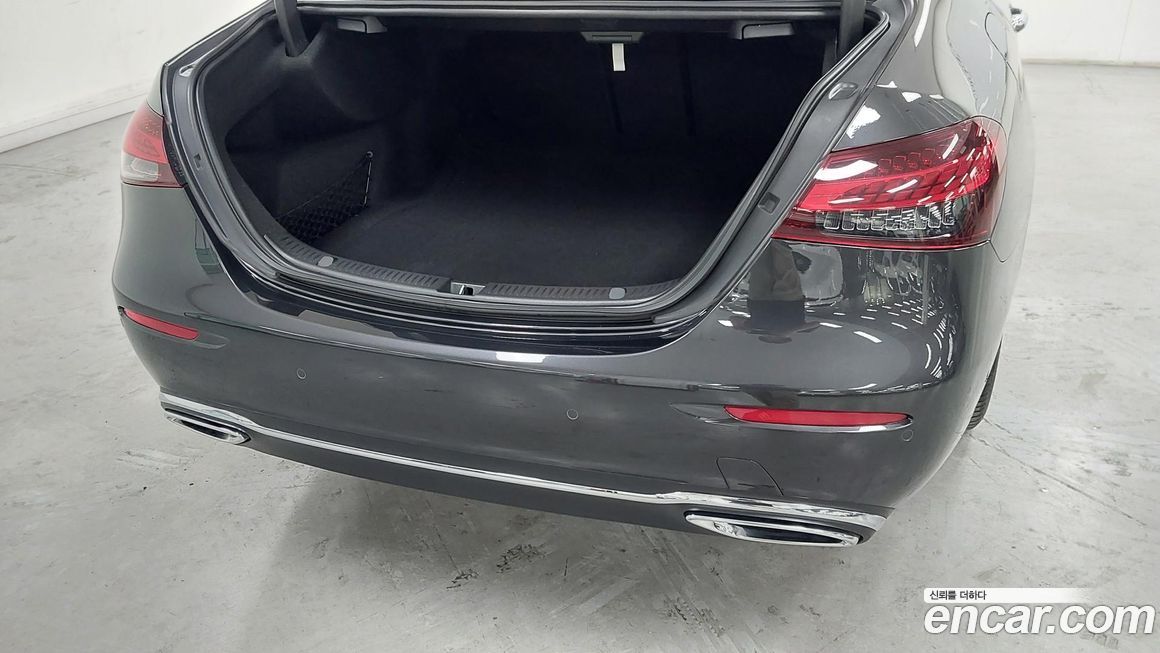 Mercedes-Benz E-Class 2023