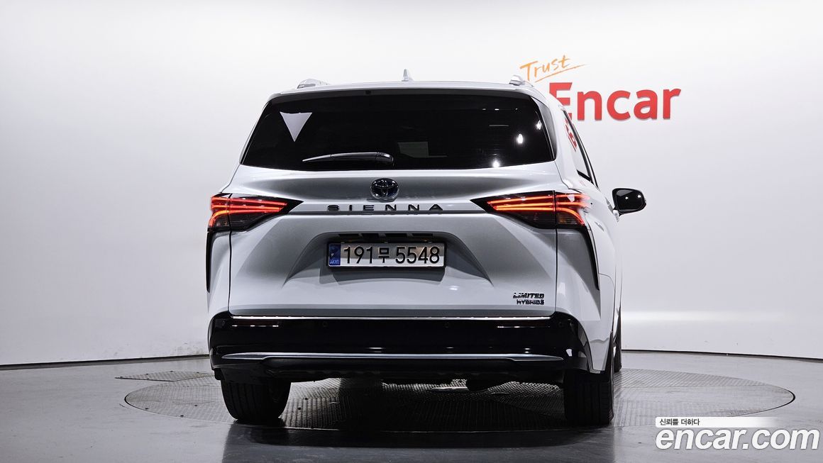 Toyota Sienna 2024