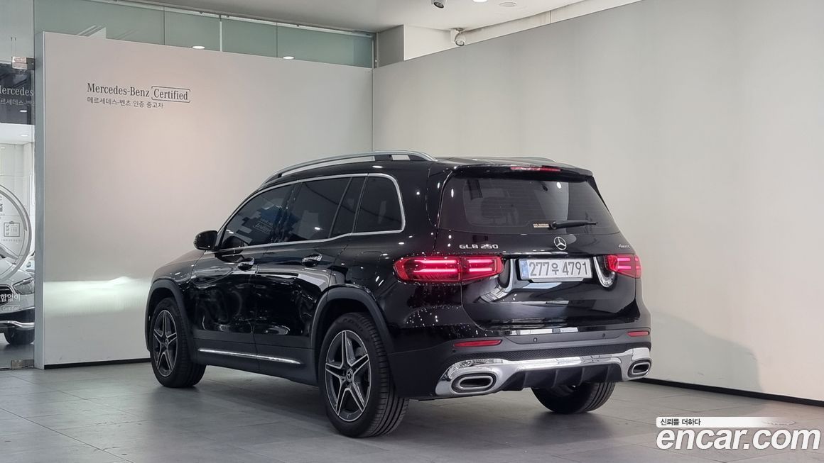 Mercedes-Benz GLB-Class 2025