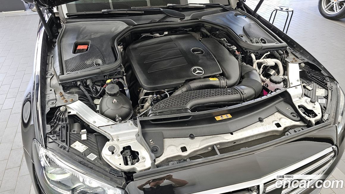 Mercedes-Benz E-Class 2023