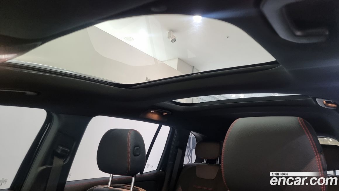 Mercedes-Benz GLB-Class 2025