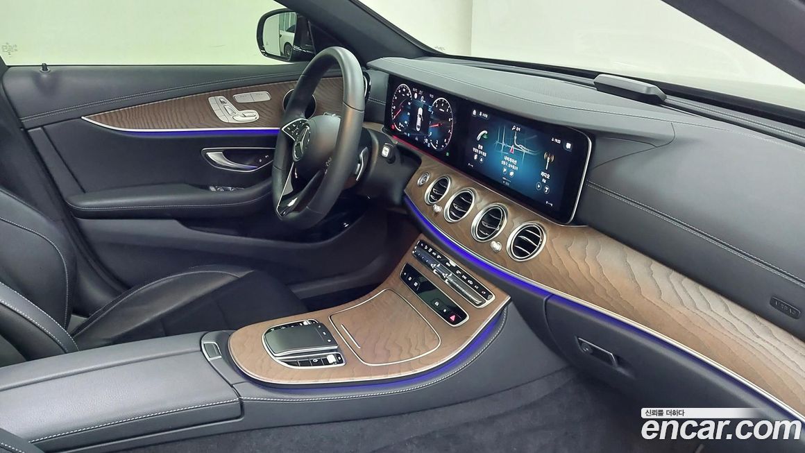 Mercedes-Benz E-Class 2023