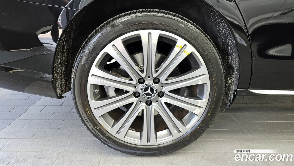 Mercedes-Benz E-Class 2023