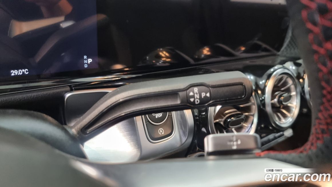 Mercedes-Benz GLB-Class 2025